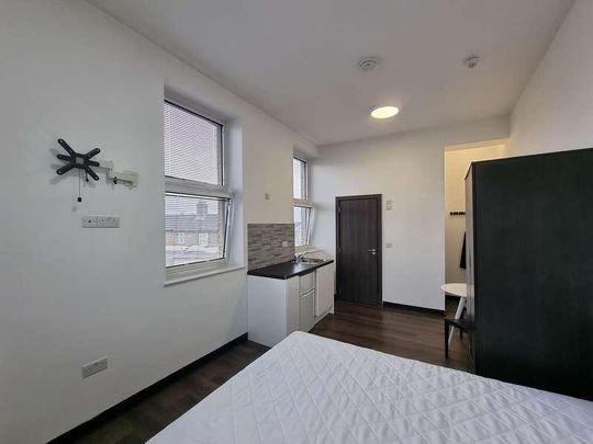Studio Parish Lane, London, SE20 - Photo 1