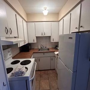 1 bedroom apt off Main str - $1775 - Photo 2