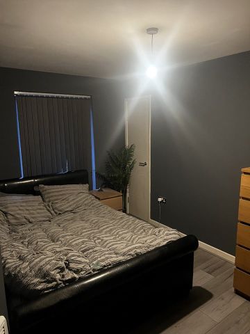 Room in a Shared Flat, Loxford Road, IG11 - Photo 4