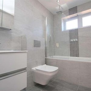 St Lukes Road, Old Windsor, SL4 - Photo 2