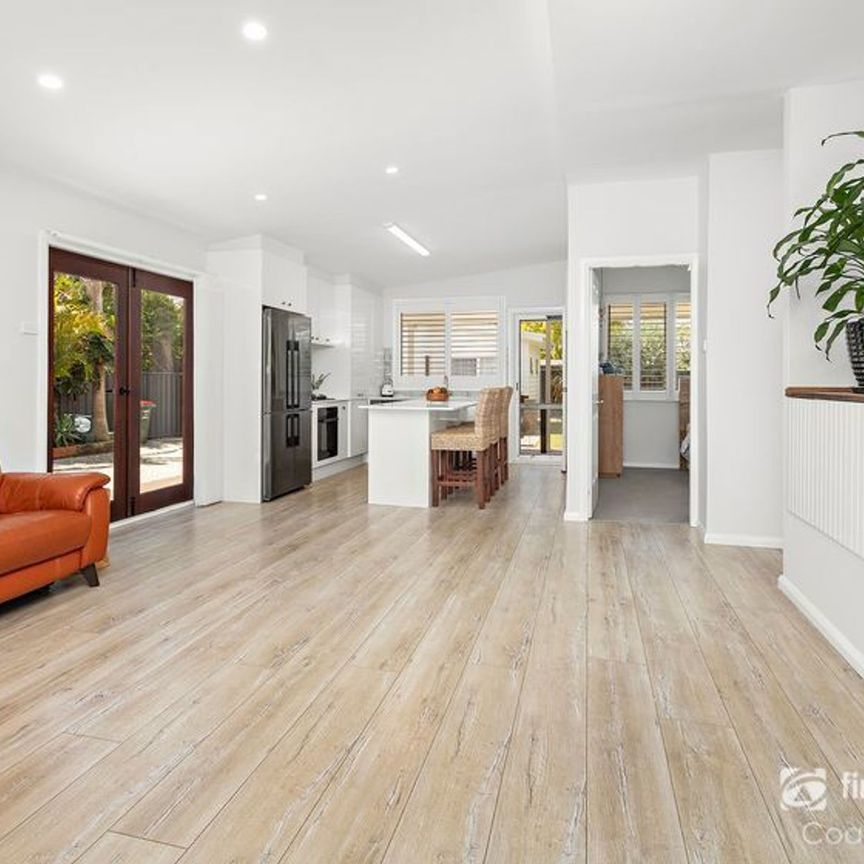 Fully Renovated 3-Bedroom Home - Prime Location Near Shoalhaven River - Photo 1