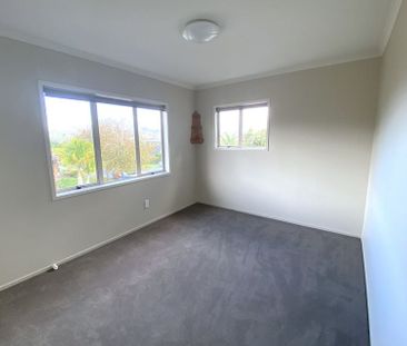 4 bedroom 2.5 bathroom family home in Totara Views - Photo 2