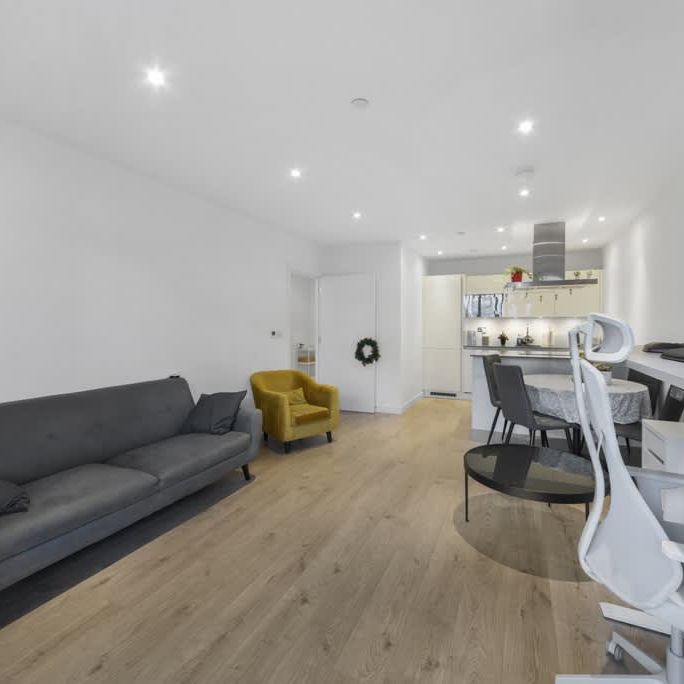 Forrester Way London E15 - Photo 1