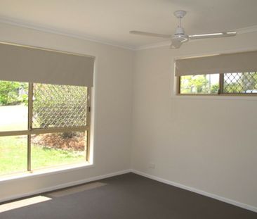 FAMILY HOME WITH SIDE ACCESS AND LARGE YARD - Photo 5