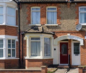 Belgrave Avenue, Watford WD18, London - Photo 1