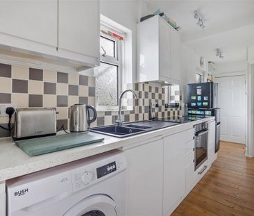 3 bedroom apartment to rent - Photo 6