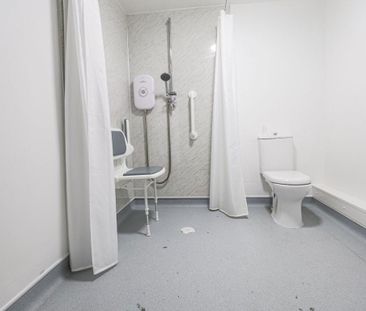 Flat in East Vale Court, Denton Holme - Photo 4