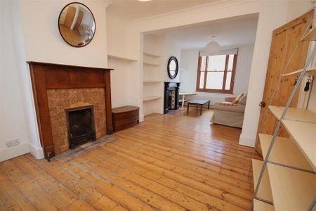 3 bedroom terraced house to rent - Photo 2