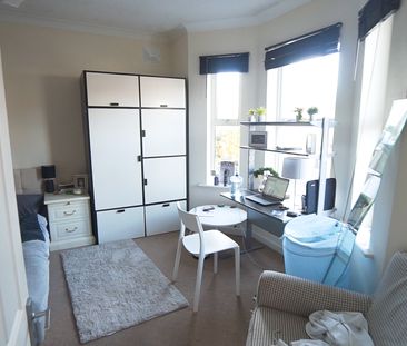 5 Bedroom House To Rent in Winton - £2,600 pcm Tenancy Info - Photo 3