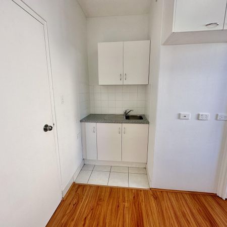 Modern One-Bedroom Studio in Ashfield... - Photo 3