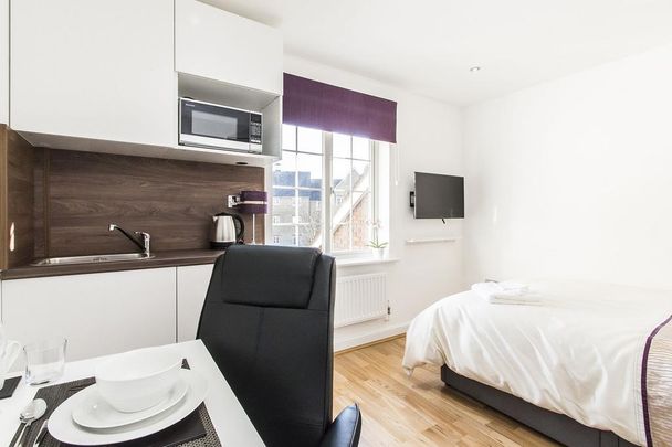 1 bedroom in a house share to rent - Photo 1