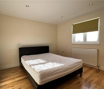 4 bedroom apartment to rent - Photo 3