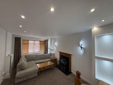 2 bedroom end of terrace house to rent - Photo 2