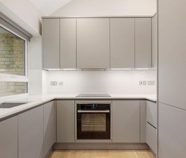 A stylish one bedroom mews house located in the heart of Tooting. - Photo 6