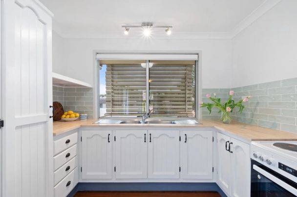 GREAT VALUE RENTING IN EVERTON HILLS - Photo 1