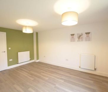 2 bedroom semi-detached house to rent - Photo 3