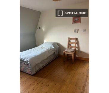 Room for rent in 5-bedroom apartment in Portmarnock, Dublin - Photo 2