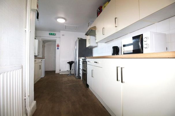 1 bedroom in a house share to rent - Photo 1