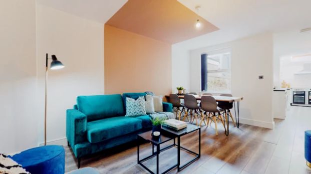 Flat 1 - 2 Bedroom House - Photo 1