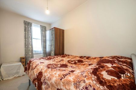 3 bedroom flat to rent - Photo 3