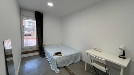 Room in a shared 13-bedroom apartment for rent in El Camp d'en Grassot i Gracia Nova - Foto 3
