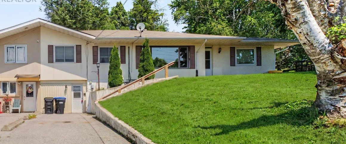 UPPER - 2496 8 LINE — 3 Bedroom - Photo 1