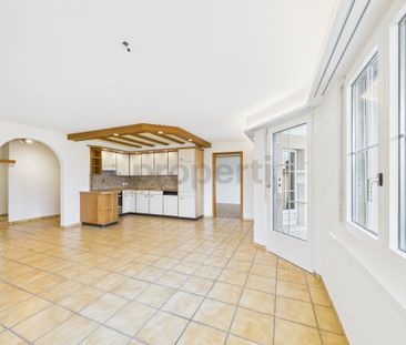 Charmante 2.5-Zimmer-Wohnung in ruhiger und zentraler Lage in Busswil - Photo 5