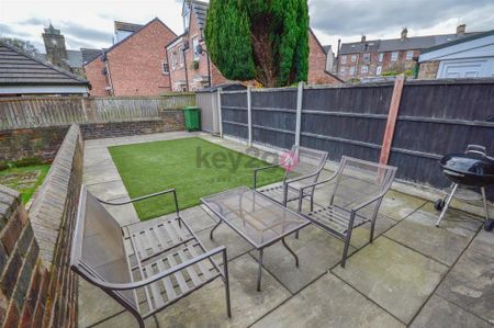 2 bedroom end of terrace house to rent - Photo 5