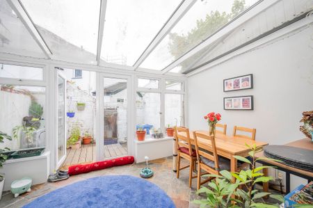 10 Gilnahirk Road, Belfast, BT5 7DG - Photo 5