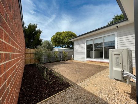 Modern 3 bedroom Unit- Right in the heart of Gisborne! - Photo 4