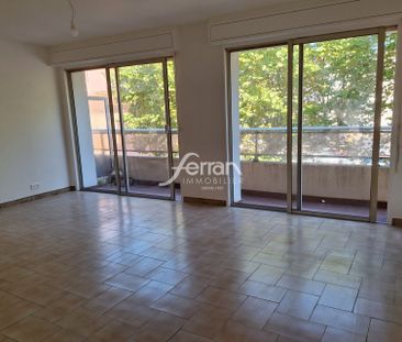 Location Appartement 2 pièces 45m² DRAGUIGNAN 83300 - Photo 3