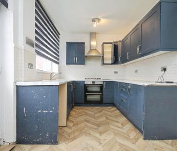 2 bedroom semi-detached house to rent - Photo 3