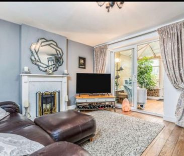 3 bedroom terraced house to rent - Photo 5