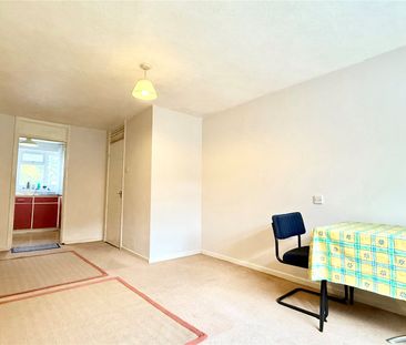 Perry Way, Bracknell Perry Way, Bracknell - Photo 1