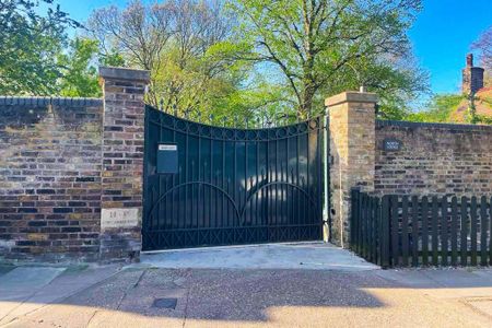 4 bedroom detached house to rent - Photo 2