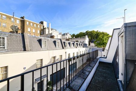 3 bedroom mews to rent - Photo 3