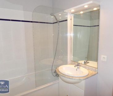 Location Appartement 2 pièces 47m² LILLE 59000 - Photo 4