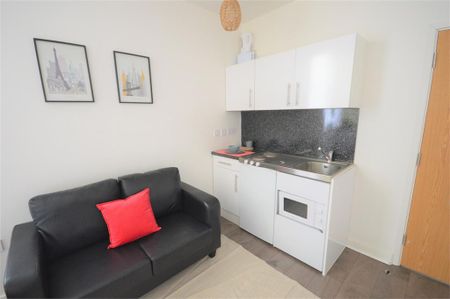 Studio to rent - Photo 5