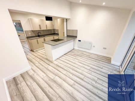 2 bedroom end of terrace house to rent - Photo 3