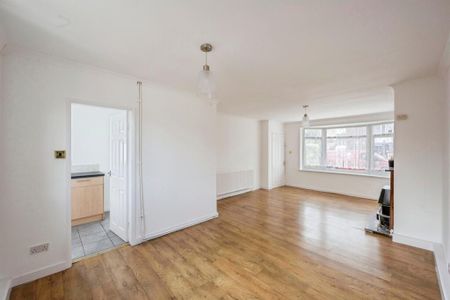 2 bedroom semi-detached house to rent - Photo 3