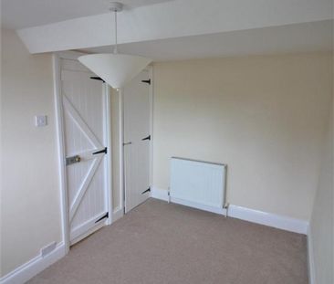 4 bedroom terraced house to rent - Photo 2