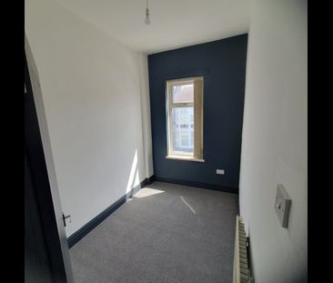 3 Bed Terraced House, Edith Road, CH44 - Photo 2