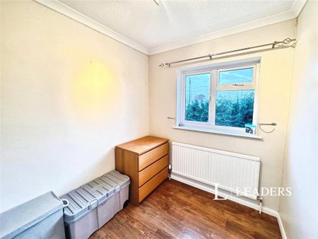 3 bedroom semi-detached house to rent - Photo 5