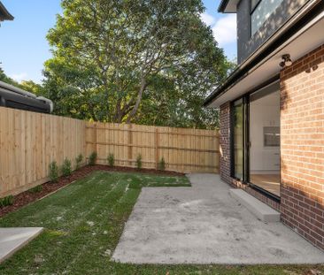 2/18 Mines Road, Ringwood - Photo 1
