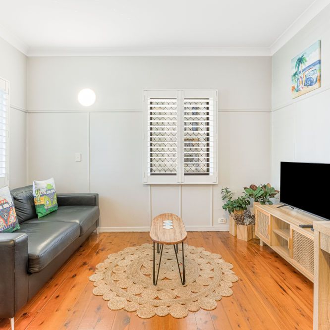 FURNISHED BEACHSIDE APARTMENT - Photo 1