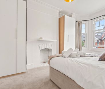 2 Bed Maisonette, Valetta Road, W3 - Photo 5