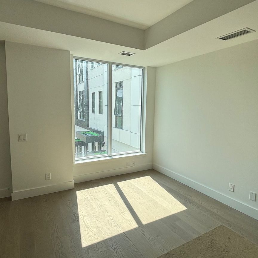 For Lease - 16 Greenbriar Road Unit# TH 5, Toronto, Ontario - Photo 1