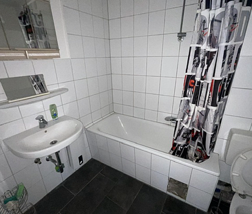 2-Zimmerwohnung in Schwachhausen mit Laminat, Wannebad und Balkon! - Foto 5