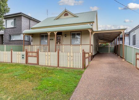 16 Edden Street, Adamstown - Photo 4