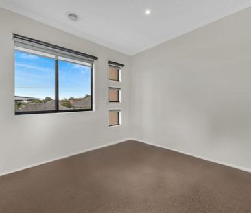 Splendid 4Br Townhouse in St Albans! - Photo 5